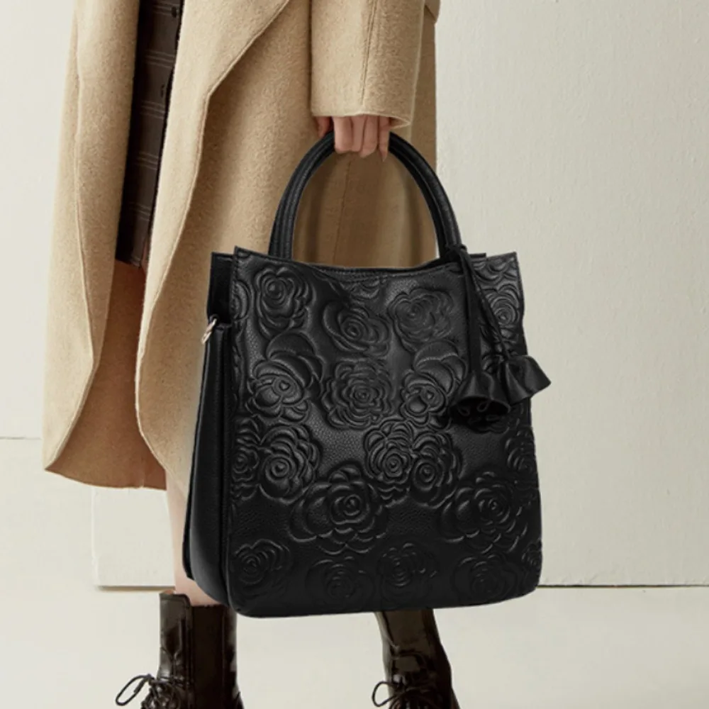 Luxury Bags That Are Vegan - Light luxury elegant retro women's large