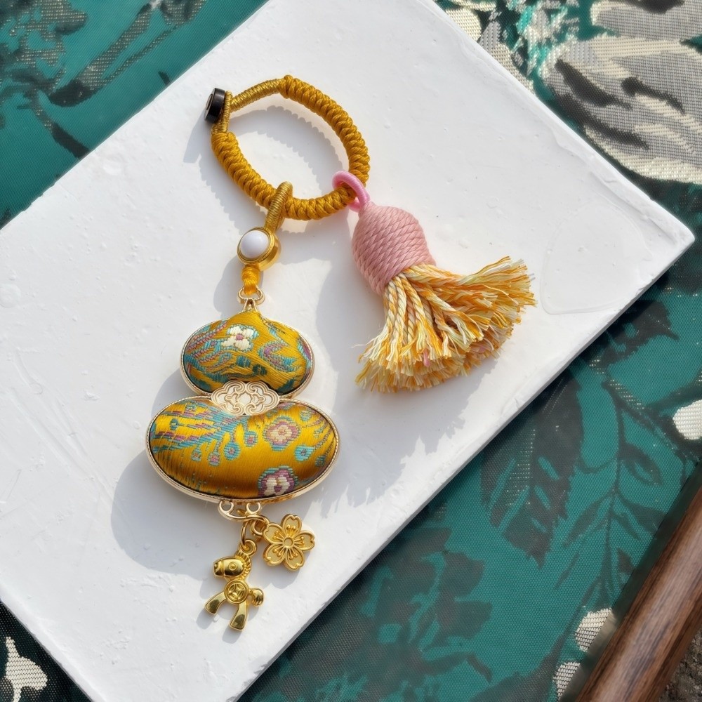 Luxury Brocade Gourd Pendant B - огляд і ціна Luxury Bags Yellow