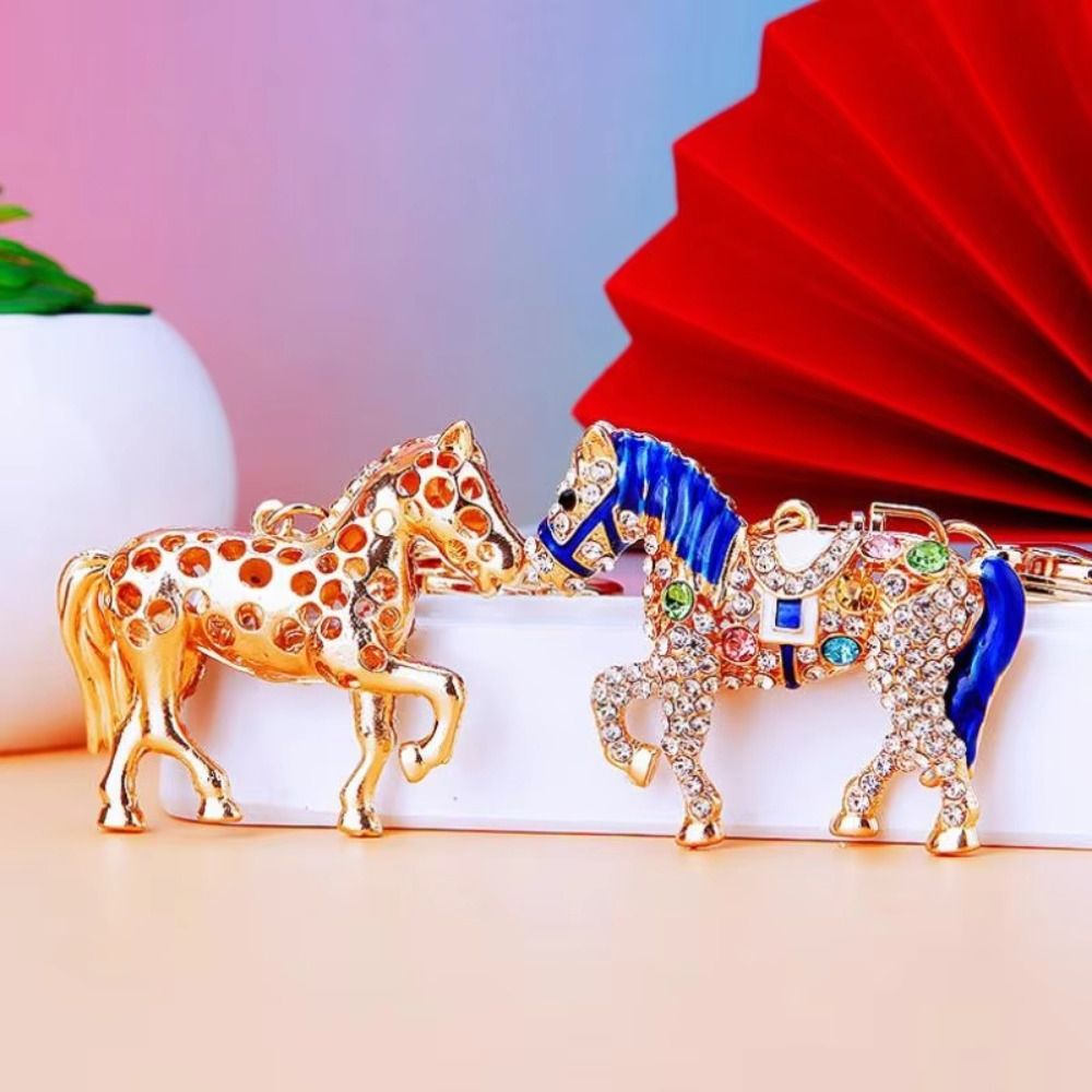 Luxury Metal Horse Key Chain C - огляд і ціна Luxury Bags Yellow