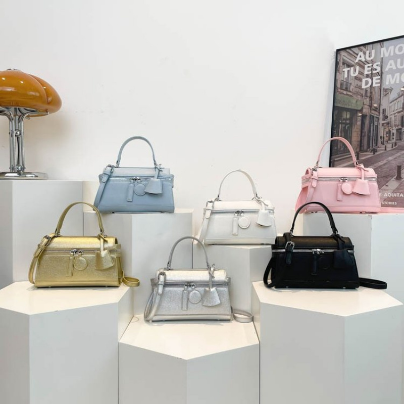 Luxury Brand Leather Women's T - огляд і ціна Luxury Bags Classy